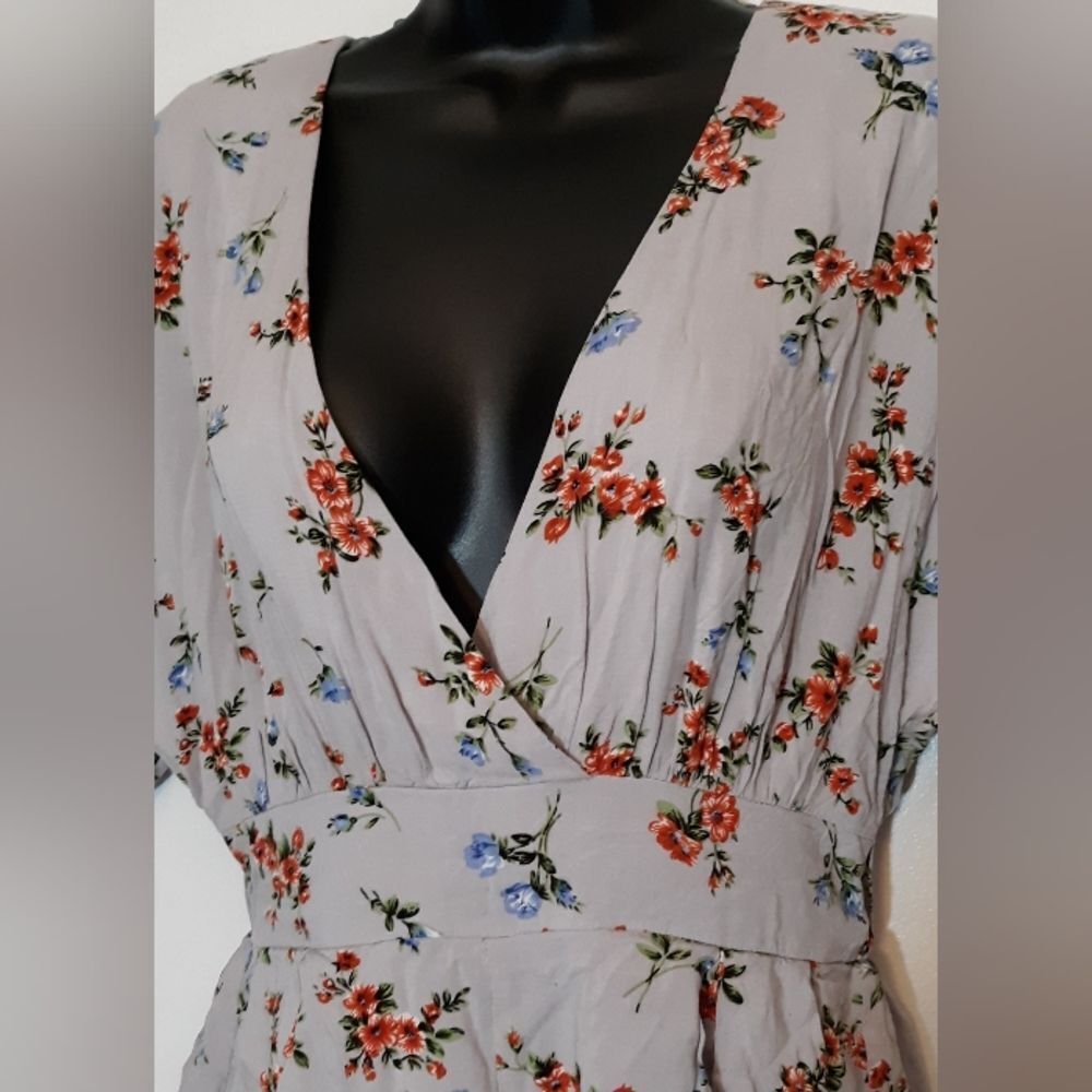 Baevely gray/purple floral romper - Picture 2 of 8
